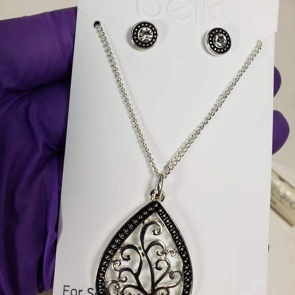 Polished Silver tone & Black Filigree Pendant Necklace, with Matching Earring - Picture 6 of 7